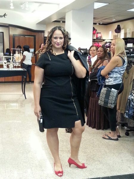 Black office dress with zippers for full and suitable accessories in his