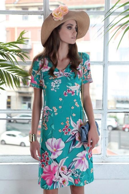 Kiinteät tarvikkeet värilliselle viskoosimekolle