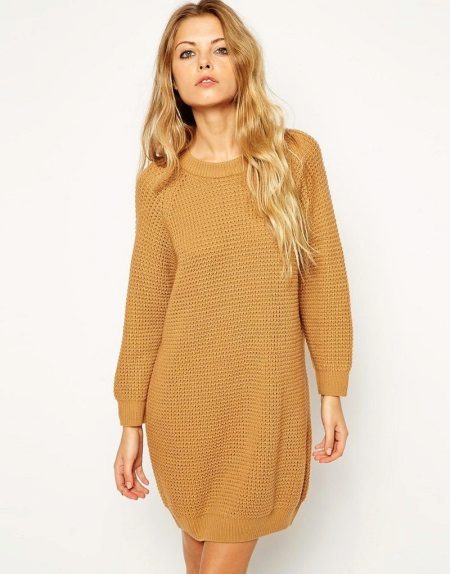 Knitted beige dress with raglan long sleeve and turtle neck