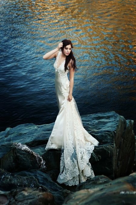 Beautiful white dress with a flute