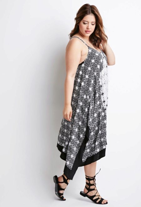 Linya na A-Line Dress Para sa Buong