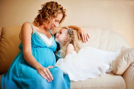 Sleeveless dress for pregnant women