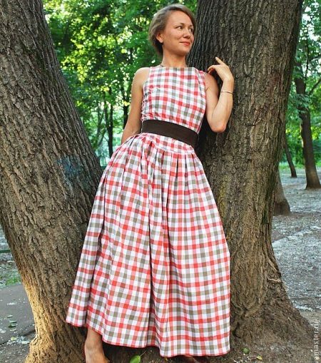 Long summer dress in a cage