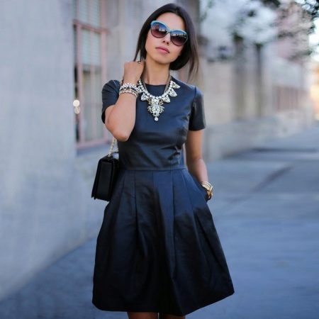 Leather pleated dress and jewelry to it