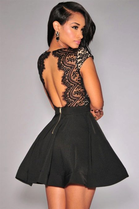 Flare short dress with an open back