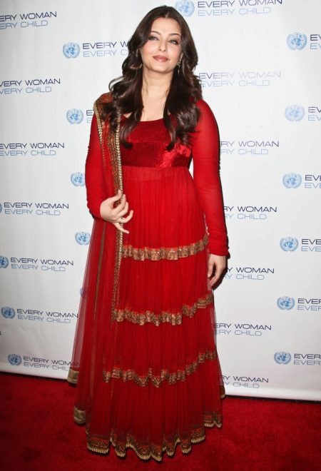  Aishwarya Rai in the Kriksny Sari 2012