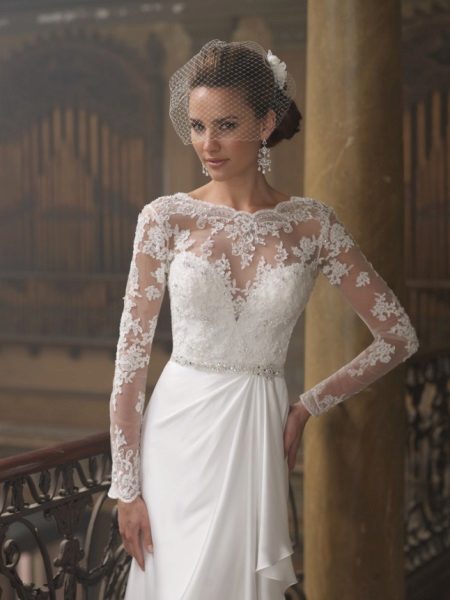 Lace wedding dress