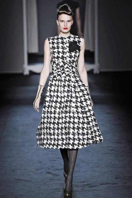 Vestido de patas de gallo blanco y negro