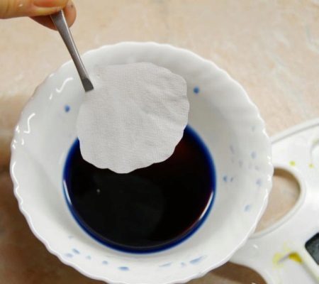 Coloring fabric petals