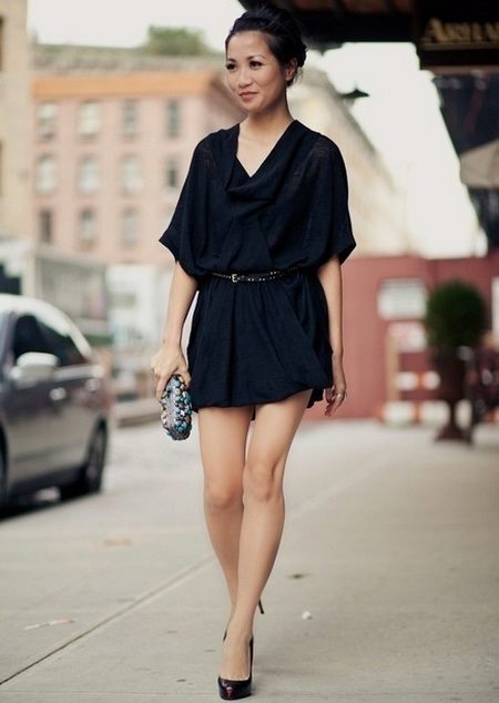 Ziehe einen Schläger in Kombination mit einem Gürtel an