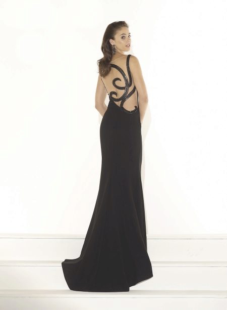 Dress with a pattern on the back