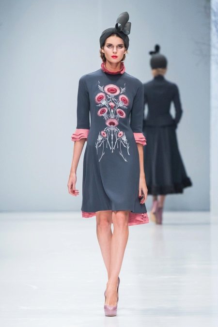 Three-quarter sleeve fitted dress