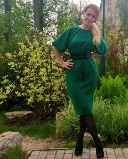 Dress with a one-piece sleeve autumn