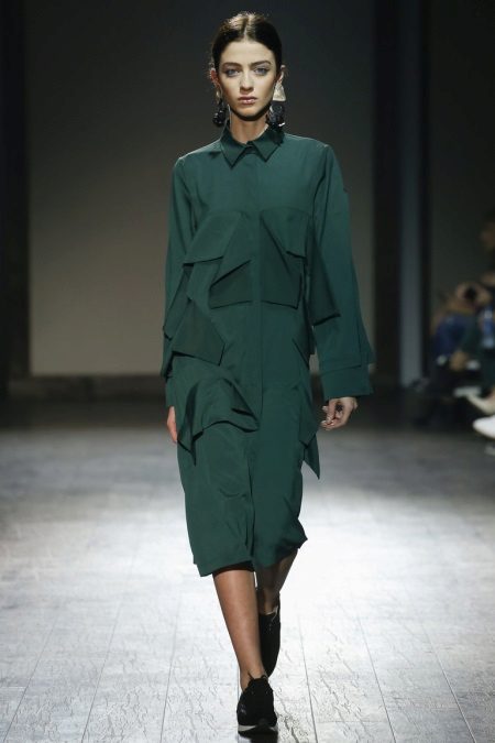 knit midi dress accessories