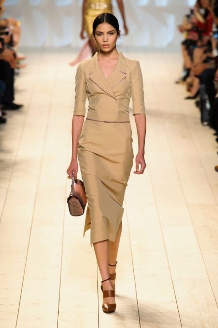 accessories for a dress tight midi