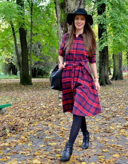 sukkahousut häkkiin