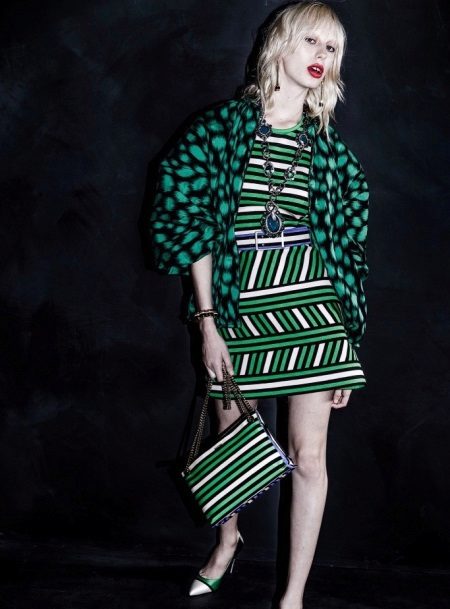 green dress accessories