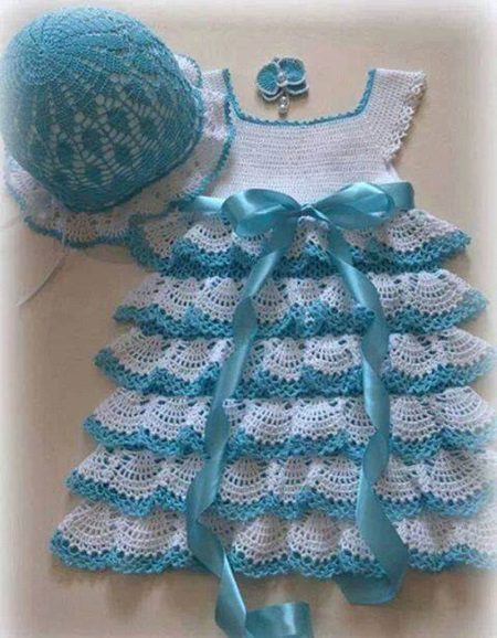 Elegant dress with ruffles for girls 4-5 years old