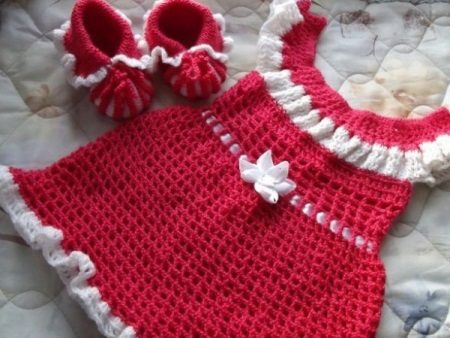 Dress with a yoke for girls under 3 years old