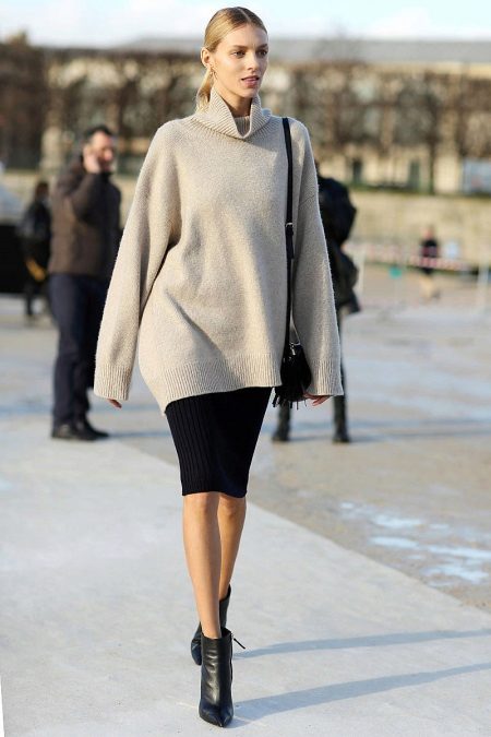 Volumetric pencil skirt sweater
