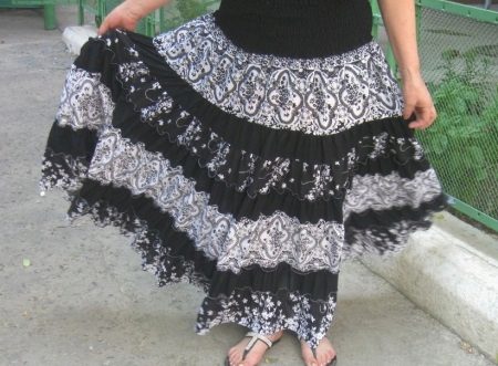 Layered skirt with yoke for full
