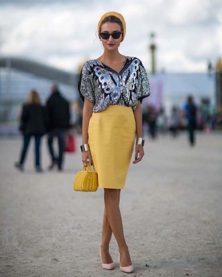 Retro obrázek s tužkou sukně.