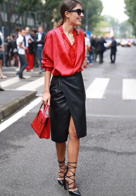 Skirts below the knee